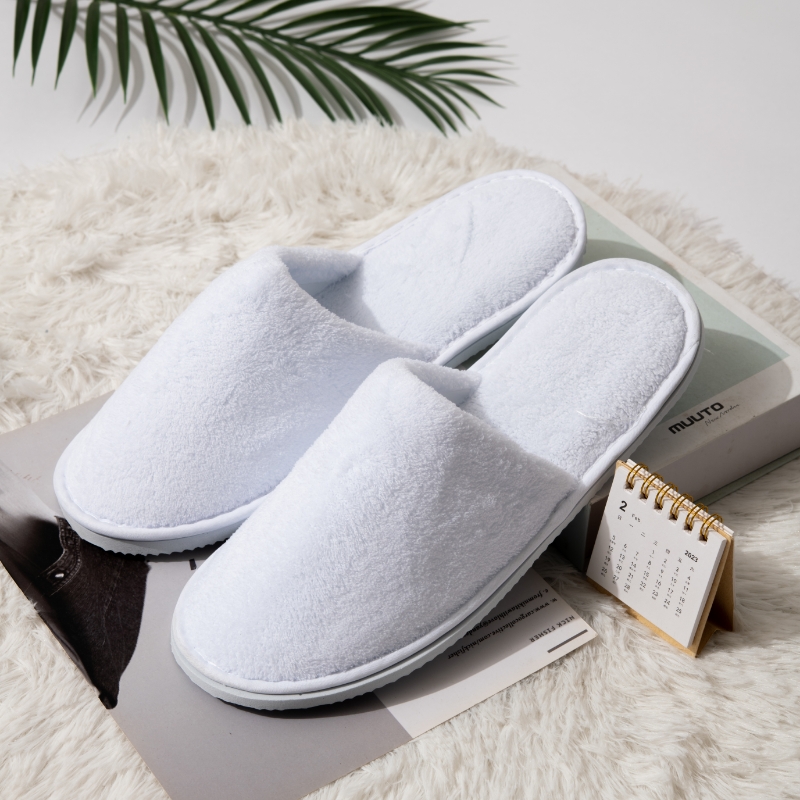 PAPUCI HOTEL (SPA) DE UNICĂ FOLOSINȚĂ ”PALACE CONFORT” (100 perechi)