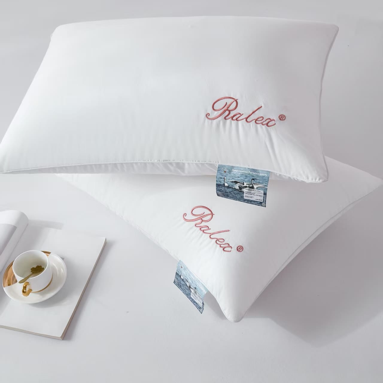 Pernă umplută cu puf de gâscă